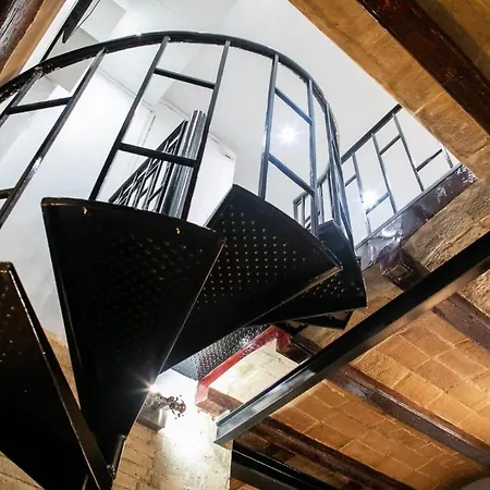 New Listing Duplex Near The Barceloneta