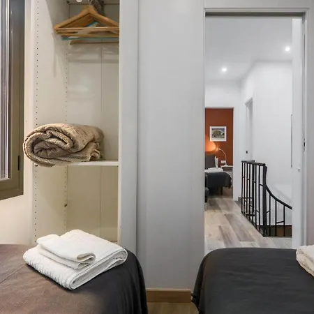 New Listing Duplex Near The Barceloneta